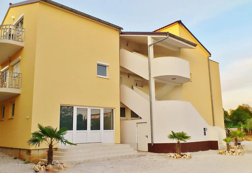 Apartment Maja Funtana
