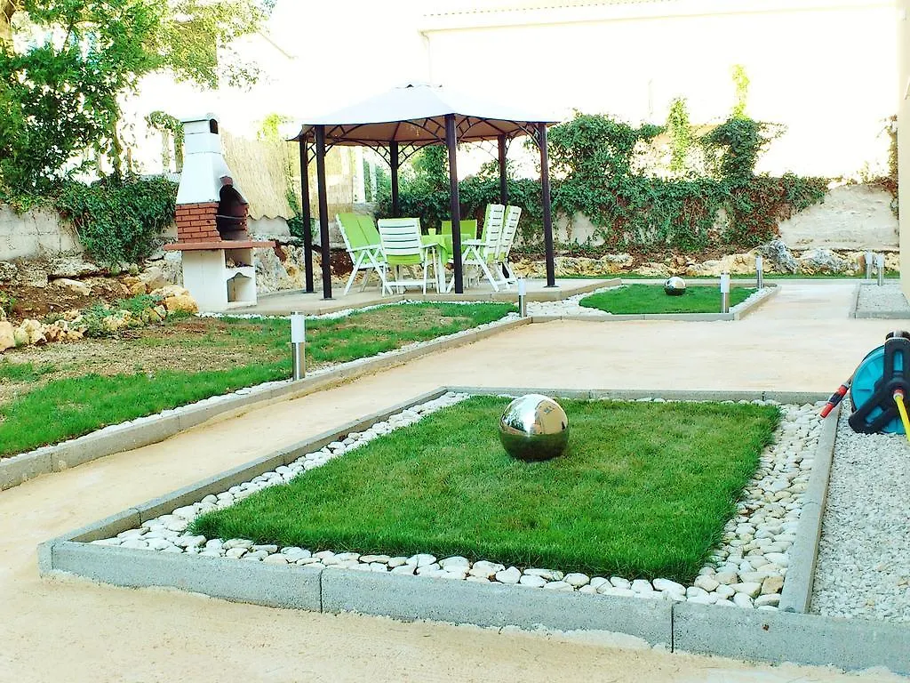 Apartment Maja Funtana